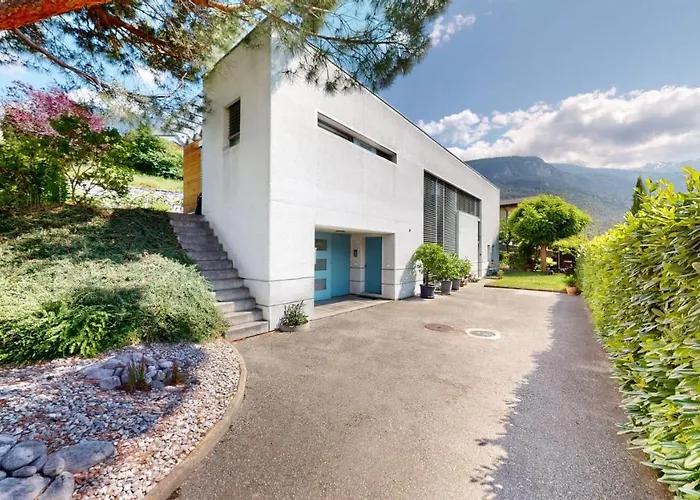 Daire Spacious In A Quiet Area Of *