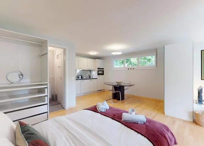 Daire Spacious In A Quiet Area Of