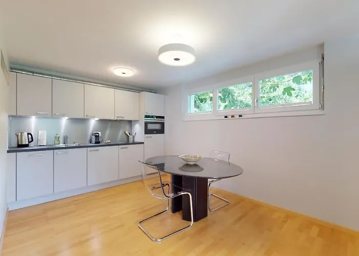 Daire Spacious In A Quiet Area Of