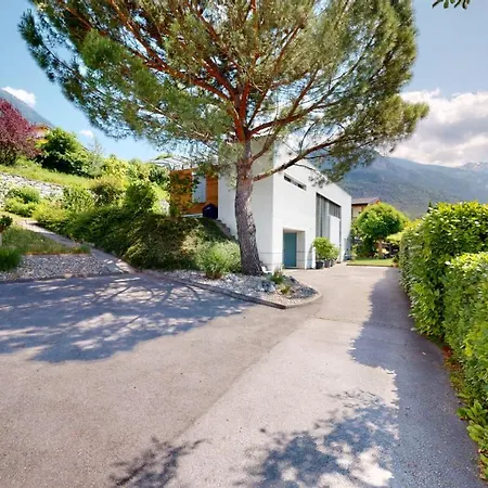 Spacious In A Quiet Area Of Appartement *